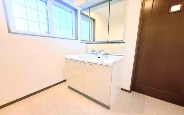 �_�ސ쌧���l�s�����\����2���ڂ̒��È�ˌ��Ă̐��ʑ�E���ʏ�