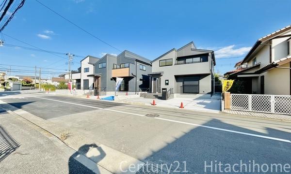 �_�ސ쌧���l�s�t��j��2���ڂ̐V�z��ˌ��Ă̑O�ʓ��H�܂ތ��n�ʐ^