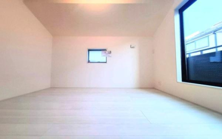 �_�ސ쌧���l�s�����Z�Y��3���ڂ̐V�z��ˌ��Ă̐Q��