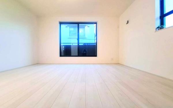 �_�ސ쌧���l�s�����Z�Y��3���ڂ̐V�z��ˌ��Ă̎q������