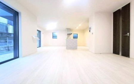 �_�ސ쌧���l�s�����Z�Y��3���ڂ̐V�z��ˌ��Ẵ��r���O