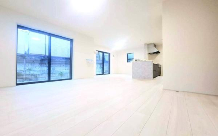 �_�ސ쌧���l�s�����Z�Y��3���ڂ̐V�z��ˌ��Ẵ��r���O