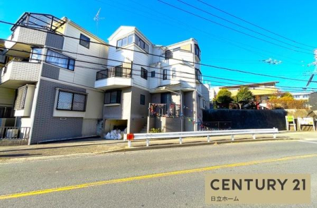 �_�ސ쌧���s�����擌�S���u2���ڂ̒��È�ˌ��Ă̑O�ʓ��H�܂ތ��n�ʐ^