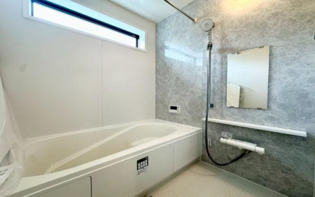 �_�ސ쌧���l�s�s�}�擌�R�c4���ڂ̐V�z��ˌ��Ă̗���