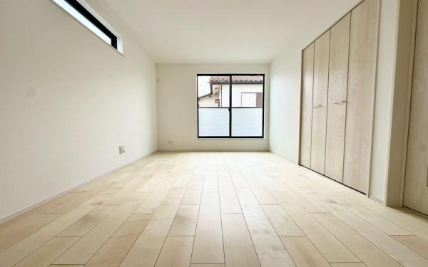 �_�ސ쌧���l�s�s�}�擌�R�c4���ڂ̐V�z��ˌ��Ă̐Q��