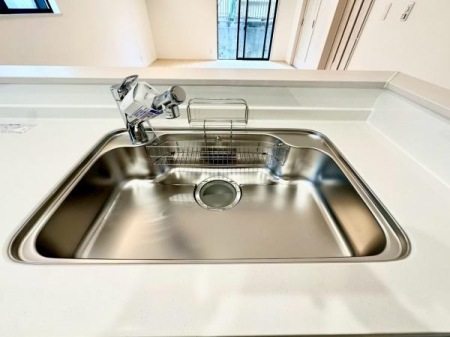 �_�ސ쌧���l�s�s�}�擌�R�c4���ڂ̐V�z��ˌ��ẴL�b�`��