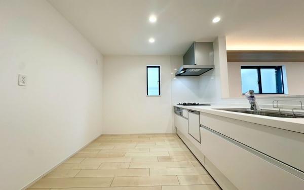 �_�ސ쌧���l�s�s�}�擌�R�c4���ڂ̐V�z��ˌ��ẴL�b�`��