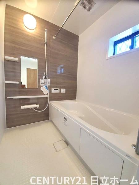 �_�ސ쌧���l�s����折���J��4���ڂ̐V�z��ˌ��Ă̗���