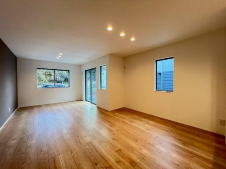 �_�ސ쌧���l�s�h��ѓ����̐V�z��ˌ��Ẵ��r���O