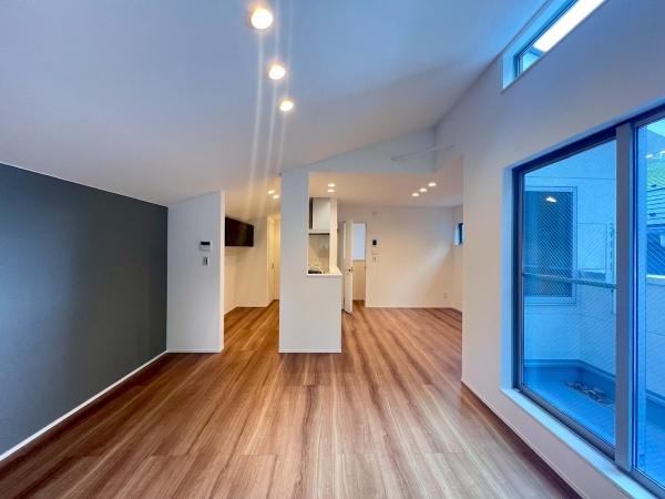 �_�ސ쌧���l�s�h��ѓ����̐V�z��ˌ��Ẵ��r���O