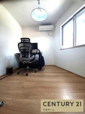 �_�ސ쌧���l�s����R����3���ڂ̒��È�ˌ��Ă̎q������