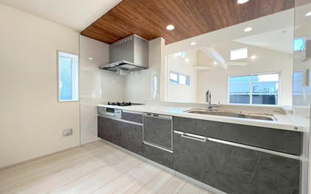 �_�ސ쌧������s�����u2���ڂ̐V�z��ˌ��ẴL�b�`��