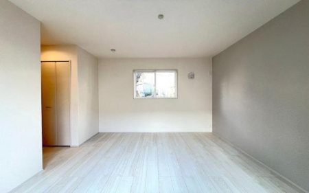 �_�ސ쌧������s�����u2���ڂ̐V�z��ˌ��Ă̎q������