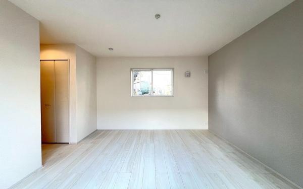 �_�ސ쌧������s�����u2���ڂ̐V�z��ˌ��Ă̎q������