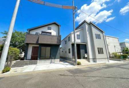 �_�ސ쌧������s�����u2���ڂ̐V�z��ˌ��Ă̑O�ʓ��H�܂ތ��n�ʐ^