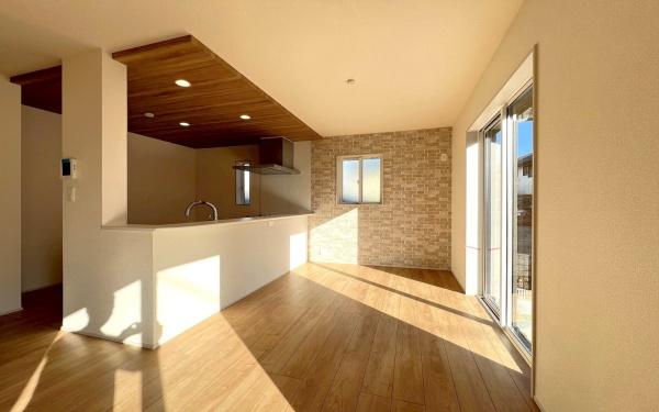 �_�ސ쌧������s�����u2���ڂ̐V�z��ˌ��ẴL�b�`��