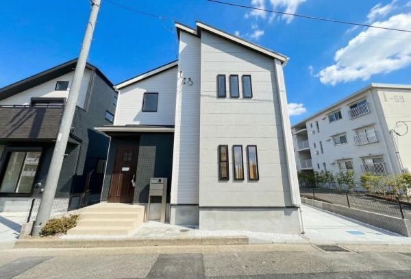 �_�ސ쌧������s�����u2���ڂ̐V�z��ˌ��Ă̑O�ʓ��H�܂ތ��n�ʐ^