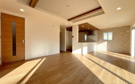 �_�ސ쌧������s�����u2���ڂ̐V�z��ˌ��Ẵ��r���O