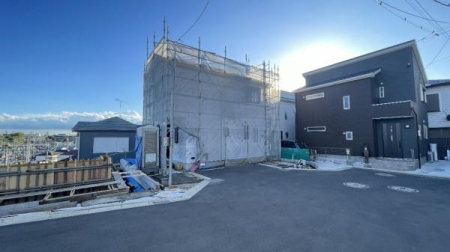 �_�ސ쌧���l�s���J�扺���J2���ڂ̐V�z��ˌ��Ă̑O�ʓ��H�܂ތ��n�ʐ^