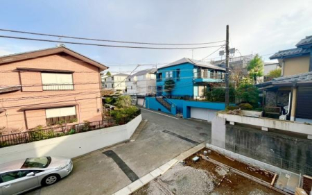 �_�ސ쌧���s���Ë抁�P�J3���ڂ̐V�z��ˌ��Ă̏Z�˂���̒��]�ʐ^