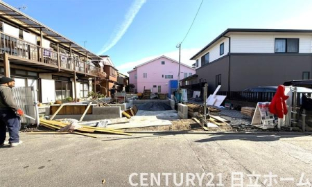 �_�ސ쌧���s����n�c2���ڂ̐V�z��ˌ��Ă̑O�ʓ��H�܂ތ��n�ʐ^