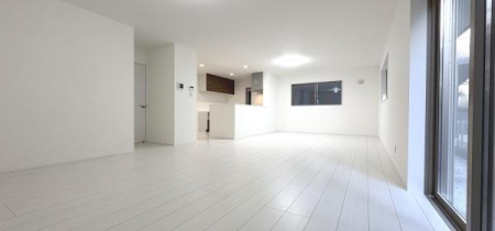 �_�ސ쌧��a�s�����ъԐ�5���ڂ̐V�z��ˌ��Ẵ��r���O