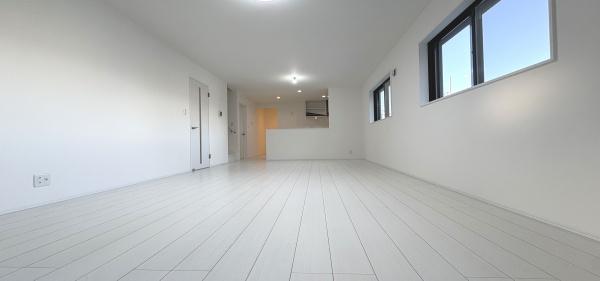 �_�ސ쌧��a�s�����ъԐ�5���ڂ̐V�z��ˌ��Ẵ��r���O