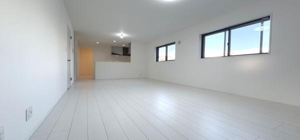 �_�ސ쌧��a�s�����ъԐ�5���ڂ̐V�z��ˌ��Ẵ��r���O