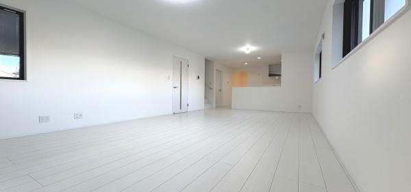 �_�ސ쌧��a�s�����ъԐ�5���ڂ̐V�z��ˌ��Ẵ��r���O