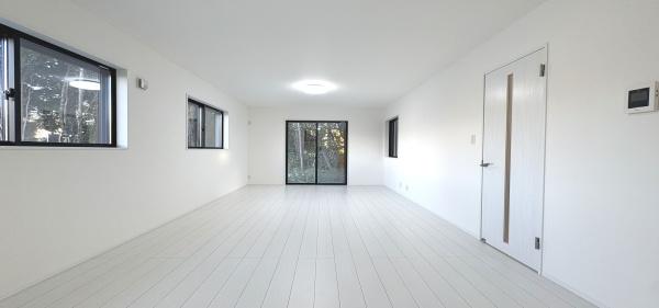 �_�ސ쌧��a�s�����ъԐ�5���ڂ̐V�z��ˌ��Ẵ��r���O