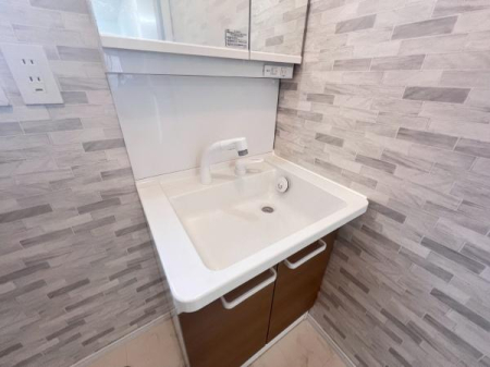 �_�ސ쌧���l�s��q��ꓪ1���ڂ̒��È�ˌ��Ă̐��ʑ�E���ʏ�