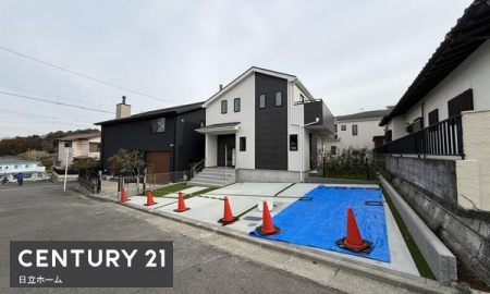 �_�ސ쌧���l�s�t��ޗǒ��̐V�z��ˌ��Ă̑O�ʓ��H�܂ތ��n�ʐ^