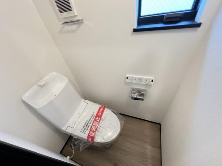 �_�ސ쌧���l�s����{����3���ڂ̐V�z��ˌ��Ẵg�C��