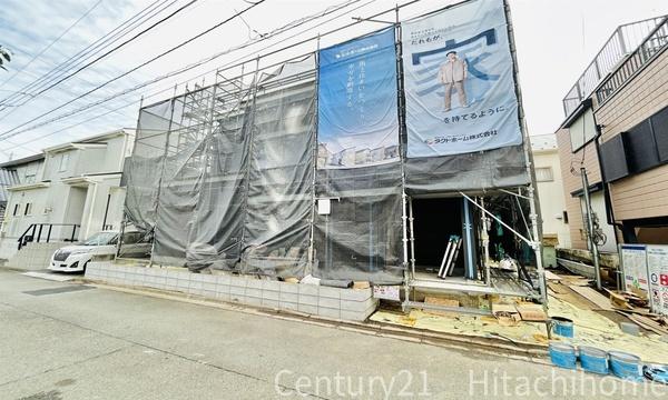 �_�ސ쌧���͌��s�����散��Ӗ{��5���ڂ̐V�z��ˌ��Ă̑O�ʓ��H�܂ތ��n�ʐ^