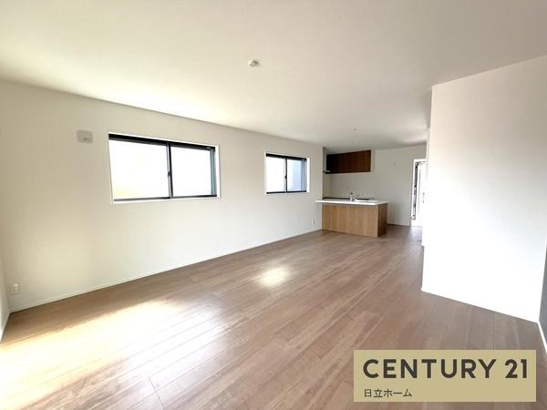 �_�ސ쌧���l�s�`����i�J5���ڂ̐V�z��ˌ��Ẵ��r���O