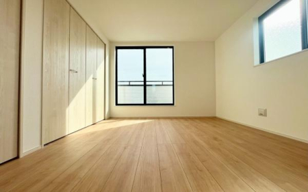 �_�ސ쌧���s������㕽�Ԃ̐V�z��ˌ��Ă̐Q��