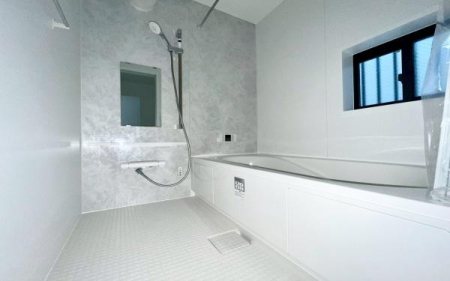 �_�ސ쌧���s������㕽�Ԃ̐V�z��ˌ��Ă̗���