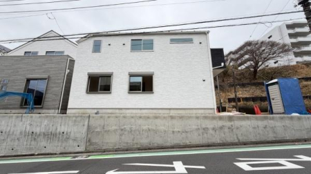 �_�ސ쌧���l�s��q��X���u1���ڂ̐V�z��ˌ��Ă̂��̑����n