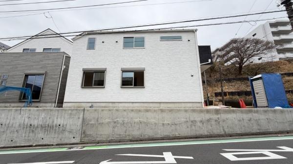 �_�ސ쌧���l�s��q��X���u1���ڂ̐V�z��ˌ��Ă̂��̑����n