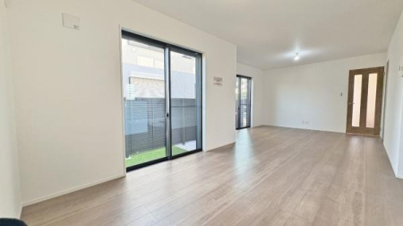 �_�ސ쌧���l�s���V�����̐V�z��ˌ��Ẵ��r���O