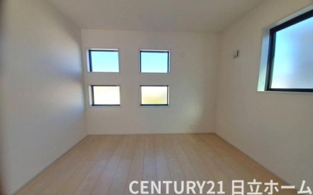 �_�ސ쌧���l�s���J�搣�J6���ڂ̐V�z��ˌ��Ă̎q������