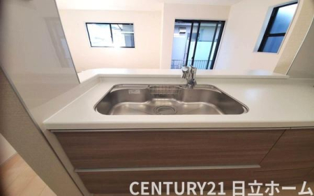 �_�ސ쌧���l�s���J�搣�J6���ڂ̐V�z��ˌ��ẴL�b�`��