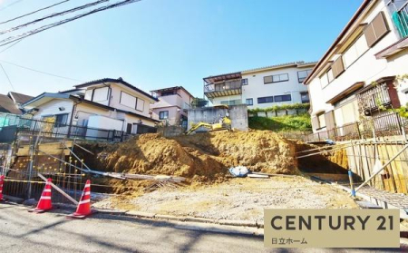 �_�ސ쌧���l�s���Z�c��2���ڂ̐V�z��ˌ��Ă̑O�ʓ��H�܂ތ��n�ʐ^