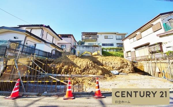 �_�ސ쌧���l�s���Z�c��2���ڂ̐V�z��ˌ��Ă̑O�ʓ��H�܂ތ��n�ʐ^