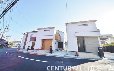 �_�ސ쌧���l�s�˒ˋ�����̐V�z��ˌ��Ă̑O�ʓ��H�܂ތ��n�ʐ^