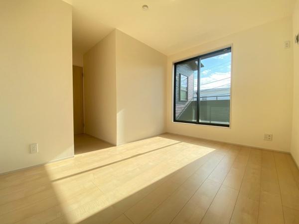 �_�ސ쌧���l�s�h��j�䐼1���ڂ̐V�z��ˌ��Ă̐Q��