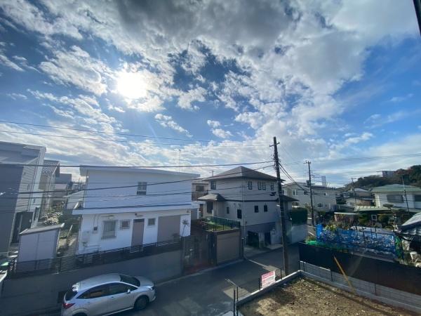 �_�ސ쌧���l�s�h��j�䐼1���ڂ̐V�z��ˌ��Ă̏Z�˂���̒��]�ʐ^