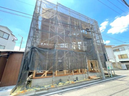 �_�ސ쌧���l�s����y�P�J�㒬�̐V�z��ˌ��Ă̑O�ʓ��H�܂ތ��n�ʐ^