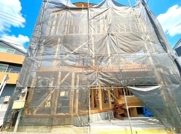 �_�ސ쌧���l�s����y�P�J�㒬�̐V�z��ˌ��Ă̑O�ʓ��H�܂ތ��n�ʐ^