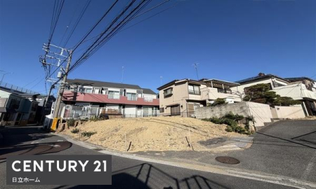 �_�ސ쌧���l�s�`��扺�i�J6���ڂ̐V�z��ˌ��Ă̑O�ʓ��H�܂ތ��n�ʐ^